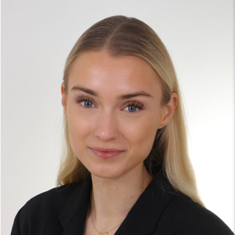  Sophie Santer
